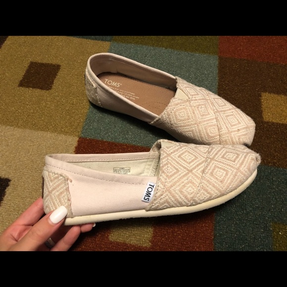 Toms Shoes - Toms